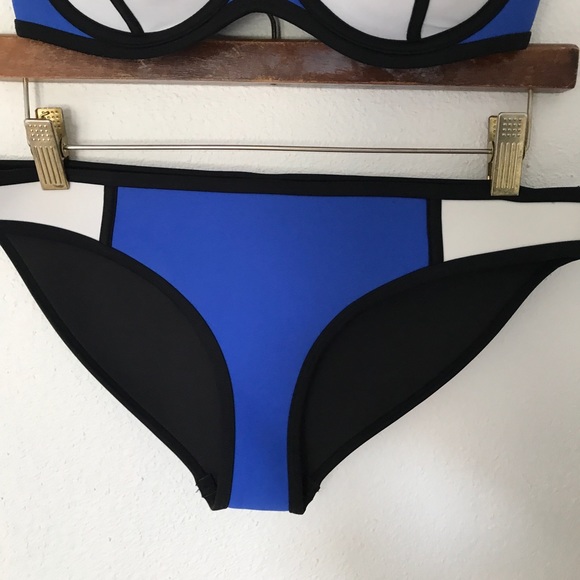 Triangl Poppy Blue Crush Bikini Set S/L (2-pieces) - Picture 4 of 16